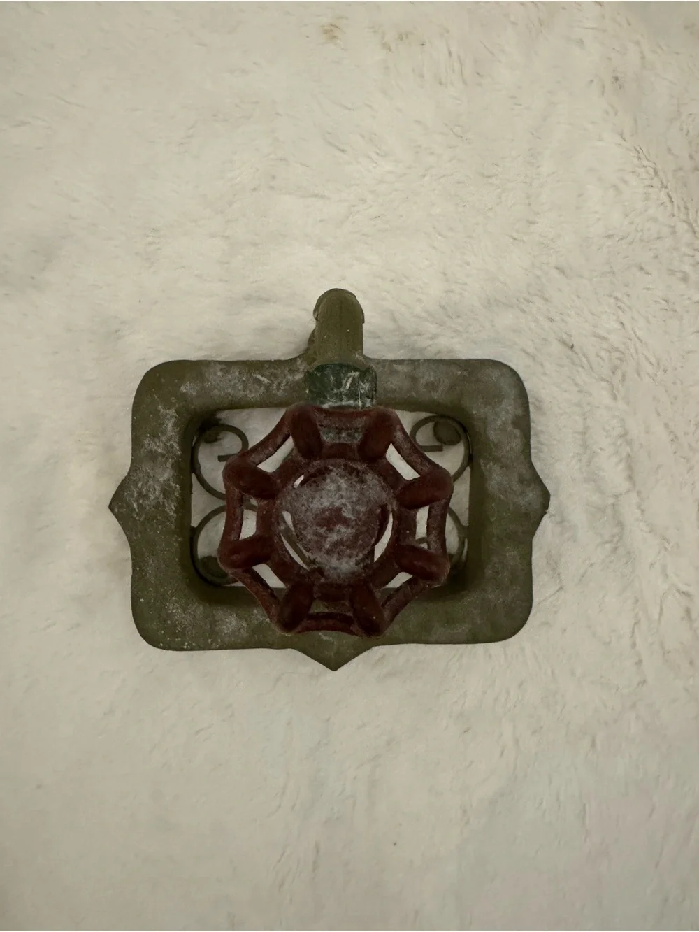 Decorative Metal Garden Faucet Hook with Tray - Red & Olive Green
